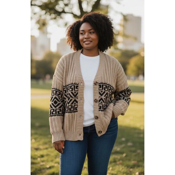 Evereve Sweaters - Evereve Amalie Tan Black Geometric Knit Button Up Cardigan Sweater Size Large